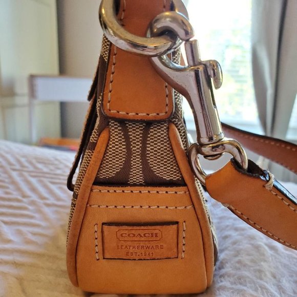 AUTHETIC COACH SHOULDER BAG - Picture 9 of 11